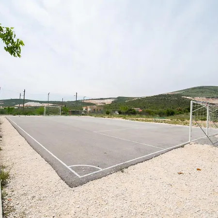 Feriehus Near Trogir